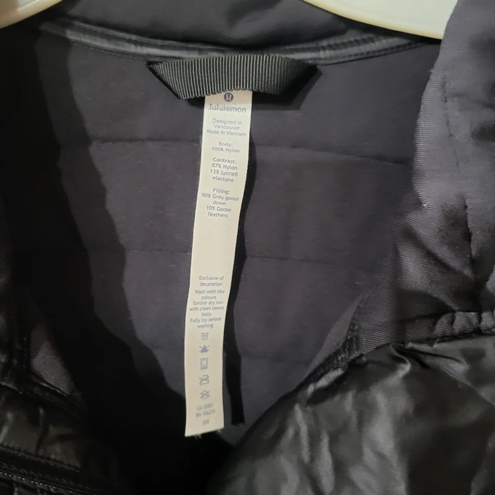 Lululemin Down For A Run Women's Black Down Quilted Jacket